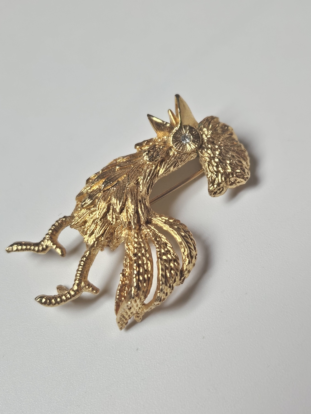 Detailed Gold Rooster Bird Brooch with Rhinestone Eye